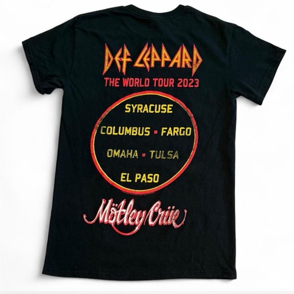 Def Leppard & Motley Crue  World Tour 2023 Black T-Shirt - Picture 2 of 4